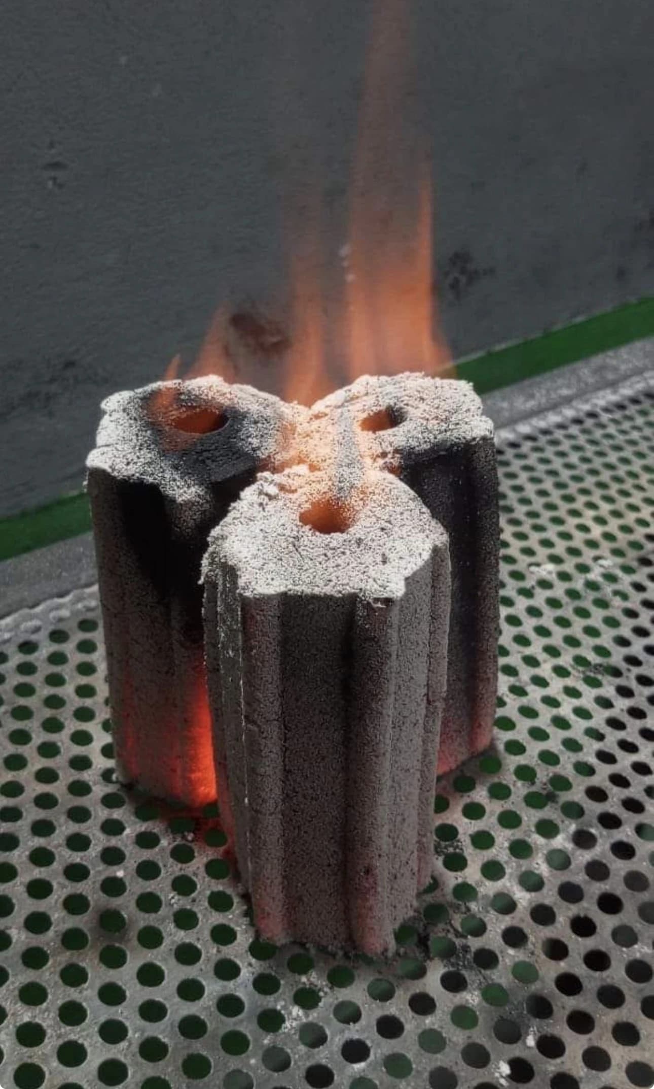 فحم نشارة الخشب